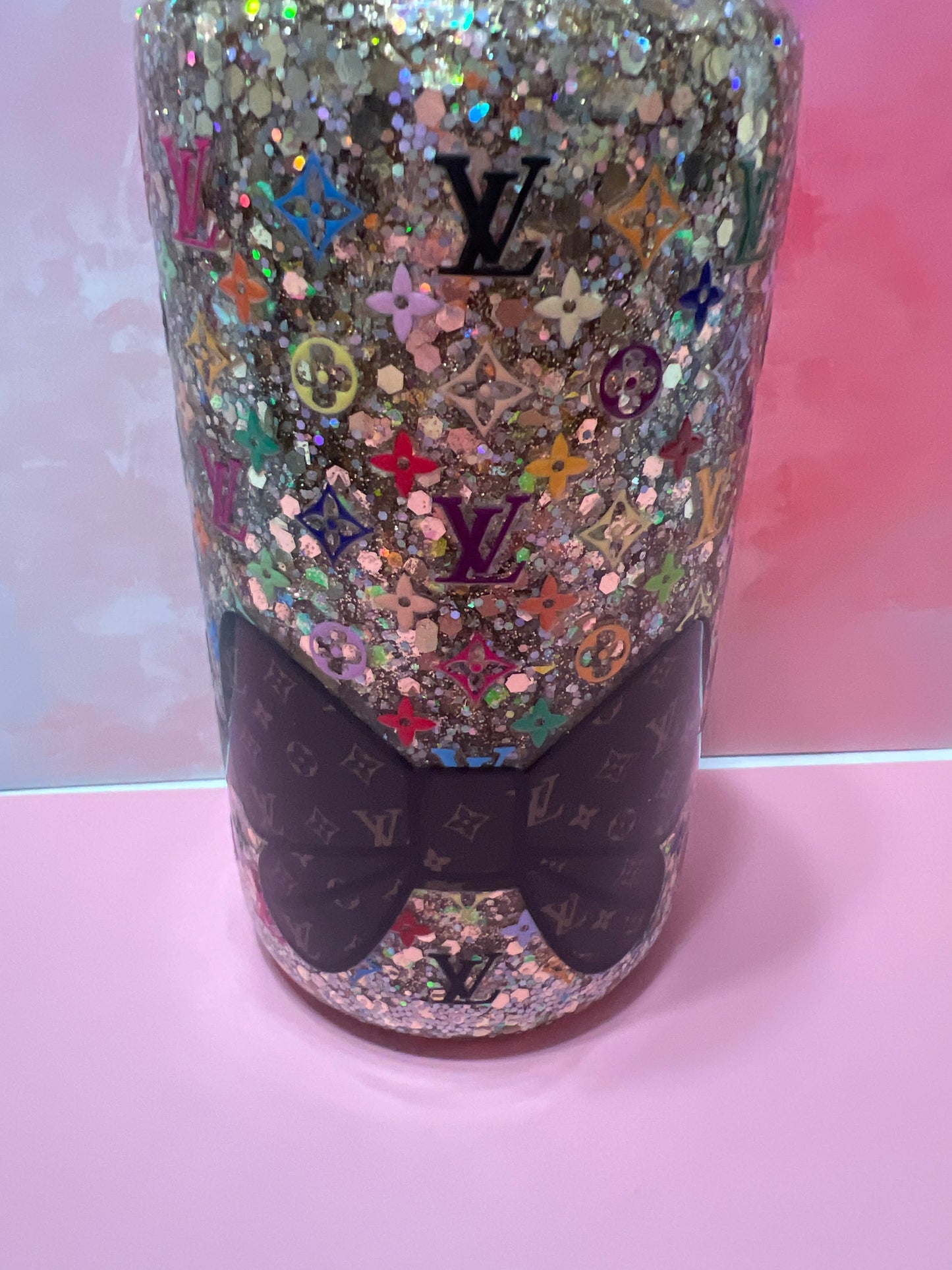 16 oz Louis Vuitton bow themed