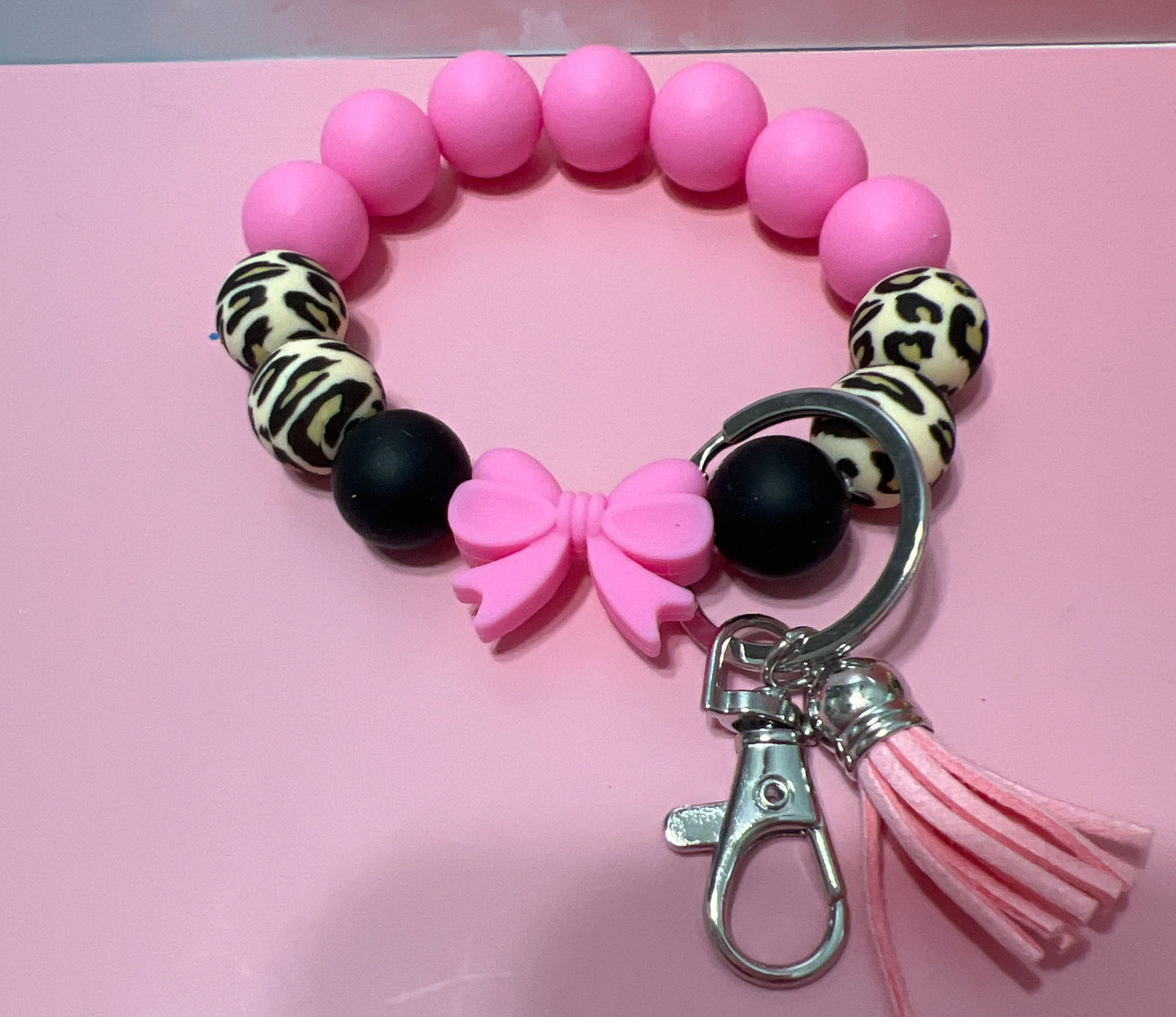 Wristlet bow keychain
