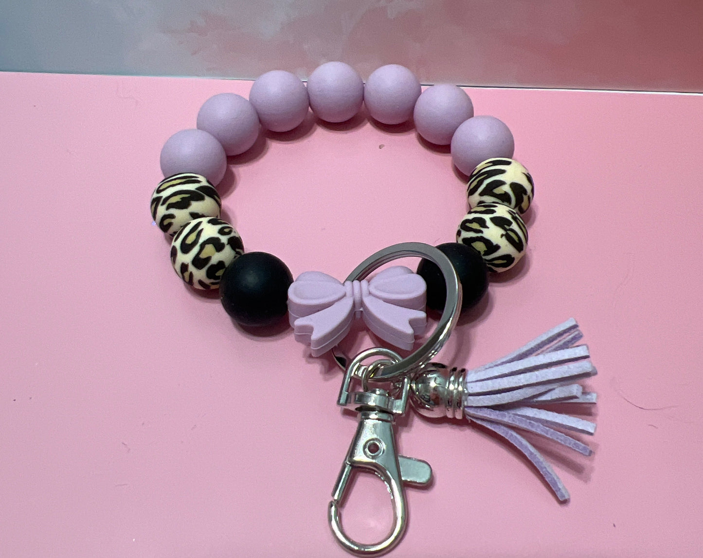 Wristlet bow keychain